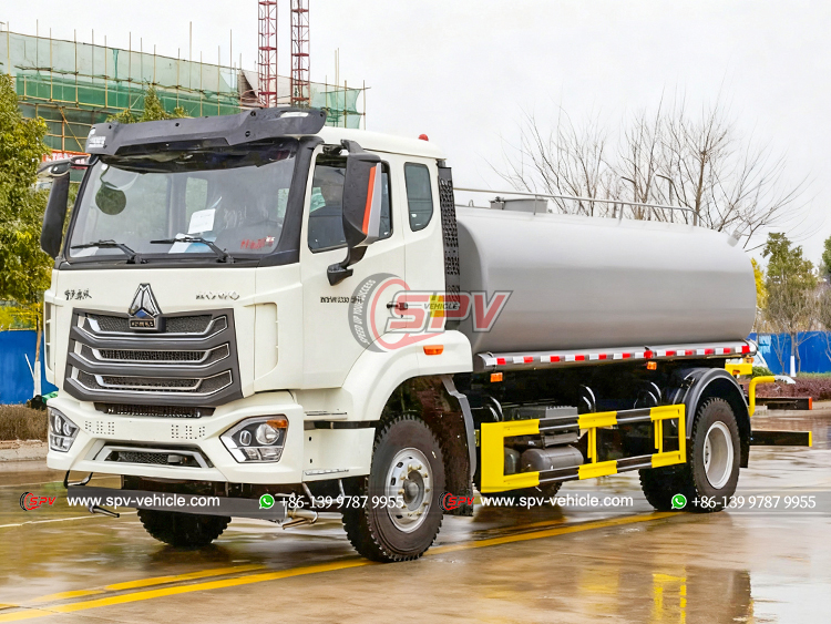 SINOTRUK NX Street Spray Truck - Left Front Side